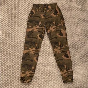 American Bazi camo cargo pants NWOT